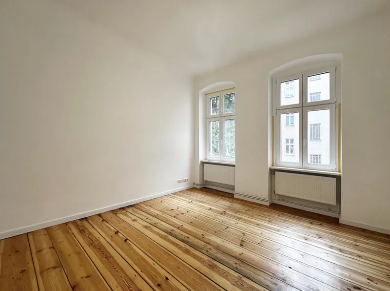 Nachmieter ab 01.09 Modernisierte 3-Zimmer-Wohnung in Wilmersdorf — photo 1
